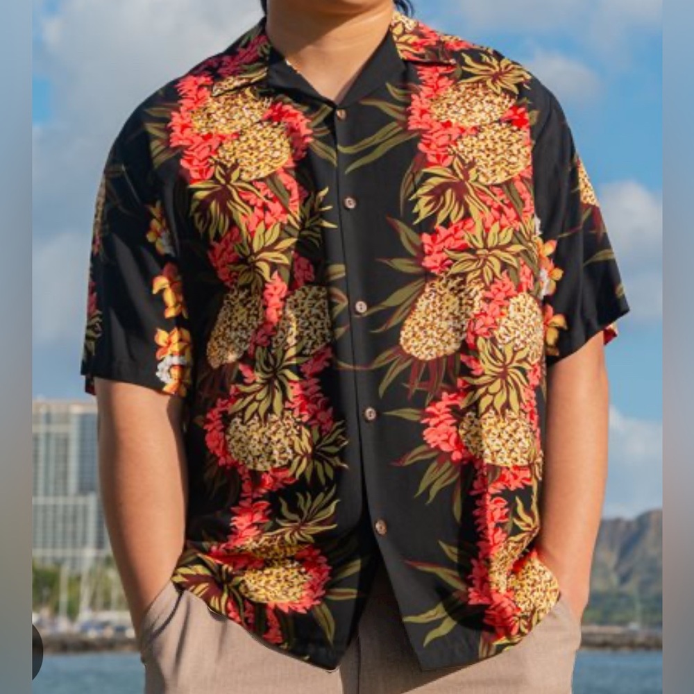 VTG Hilo Hattie Pineapple Plumeria Panel Black Rayon Men's Hawaiian Shirt XL